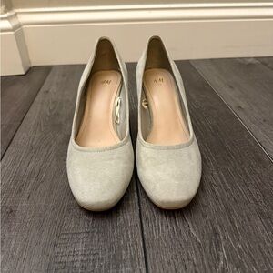 H&M Women's Gray Suede Heels